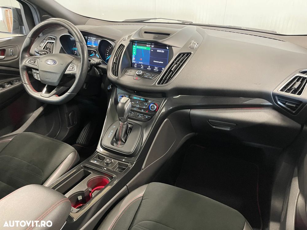 Ford Kuga 2.0 TDCi 4WD Powershift ST-Line - 9