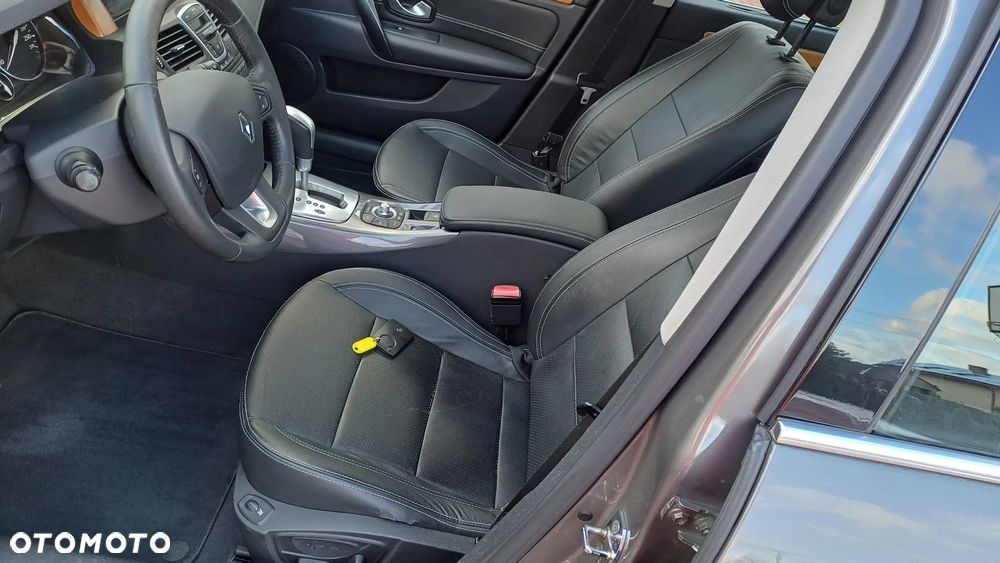 Renault Laguna 2.0 DCi FAP Initiale - 9