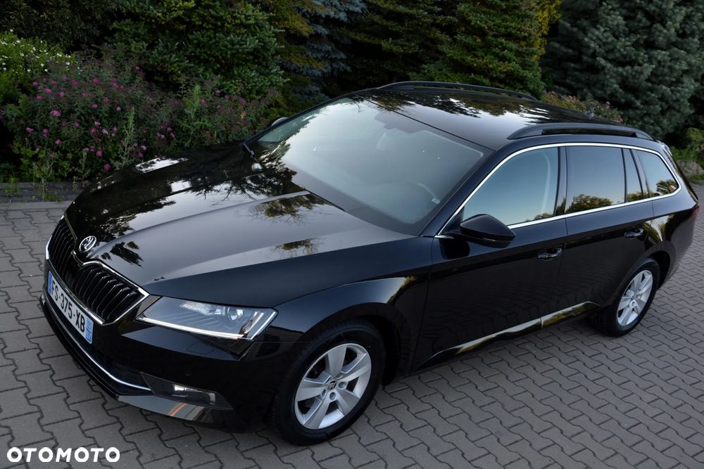 Skoda Superb 2.0 TDI DSG Ambition - 27