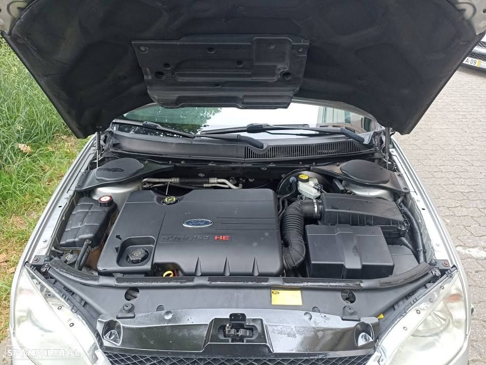 Ford Mondeo 1.8 Ghia - 7