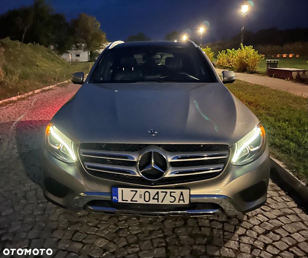 Mercedes-Benz GLC 300 4Matic 9G-TRONIC Exclusive - 9