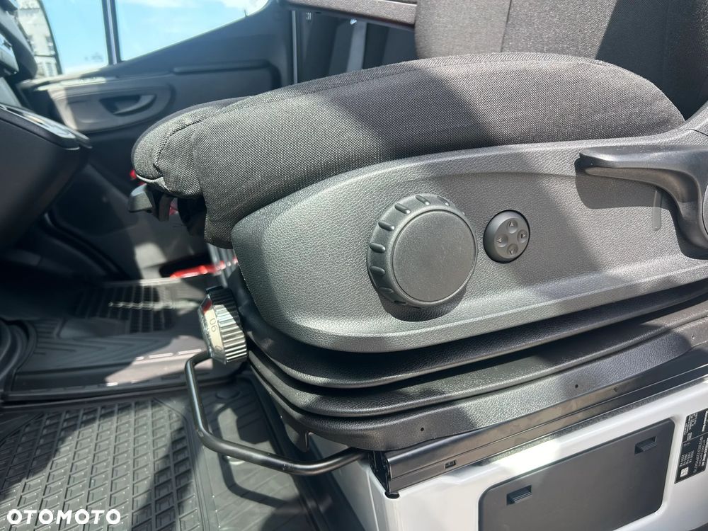 Mercedes-Benz Sprinter - 9