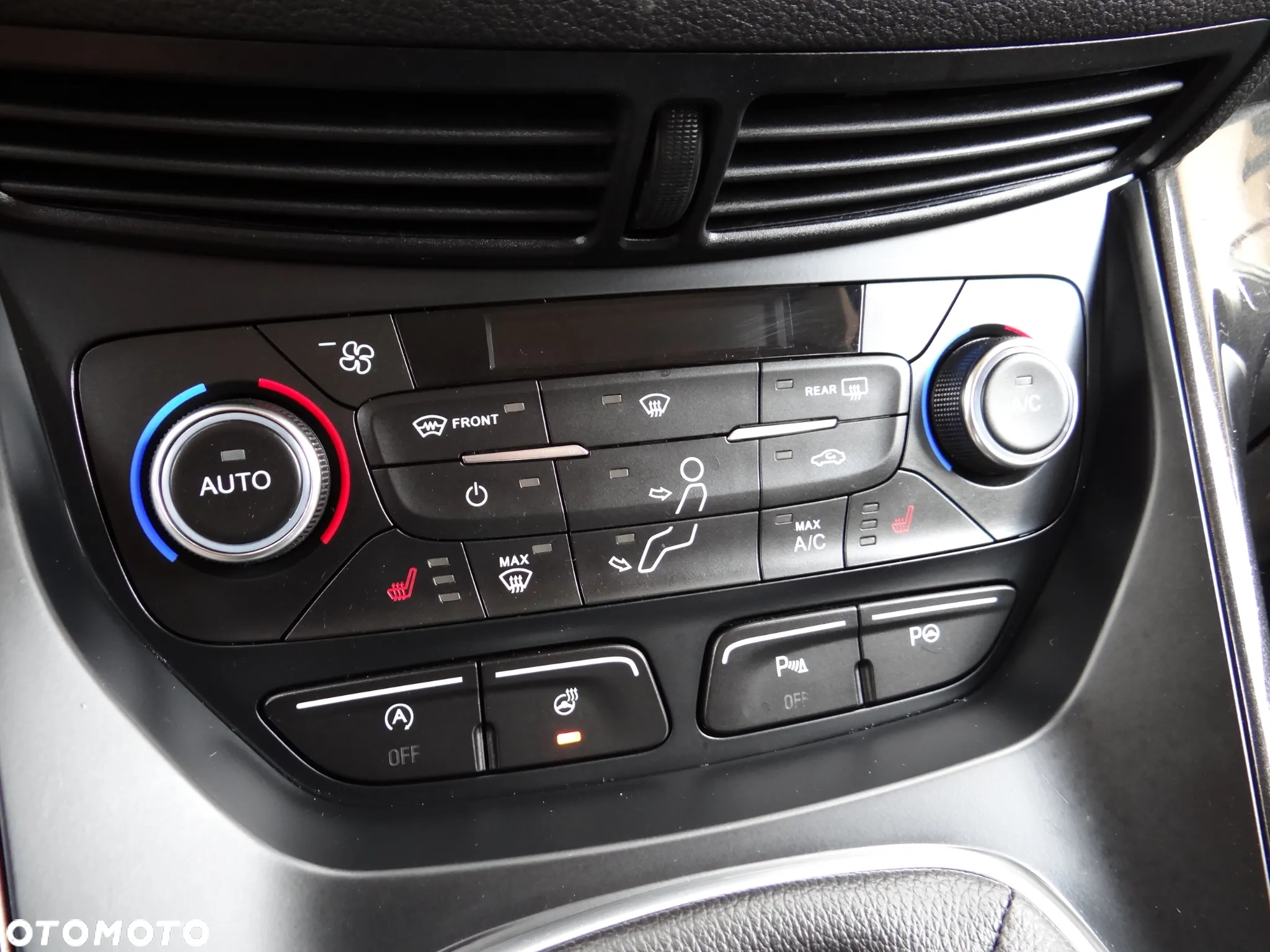 Ford Kuga 1.5 EcoBoost 2x4 Titanium - 23