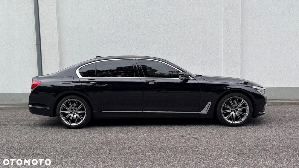 BMW Seria 7 750Li xDrive - 3