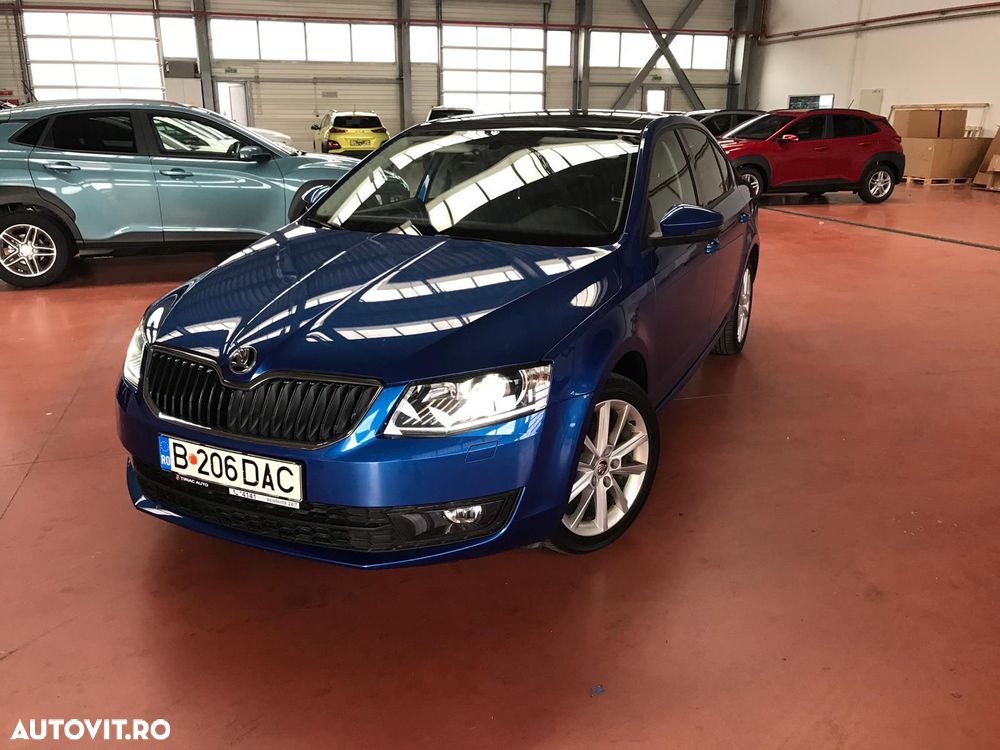 Skoda Octavia 1.6 TDI STYLE DSG - 2