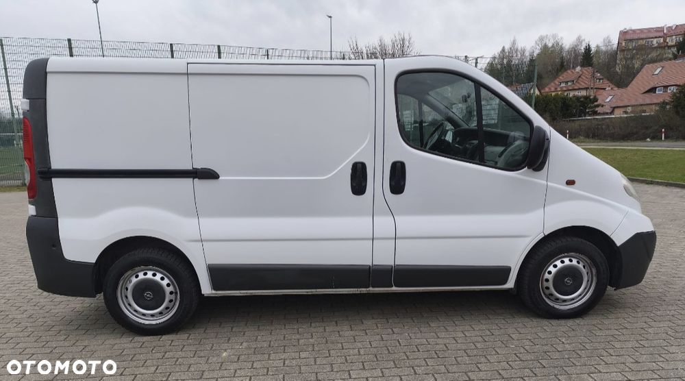 Opel Vivaro - 10