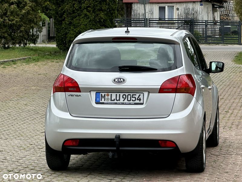 Kia Venga - 5