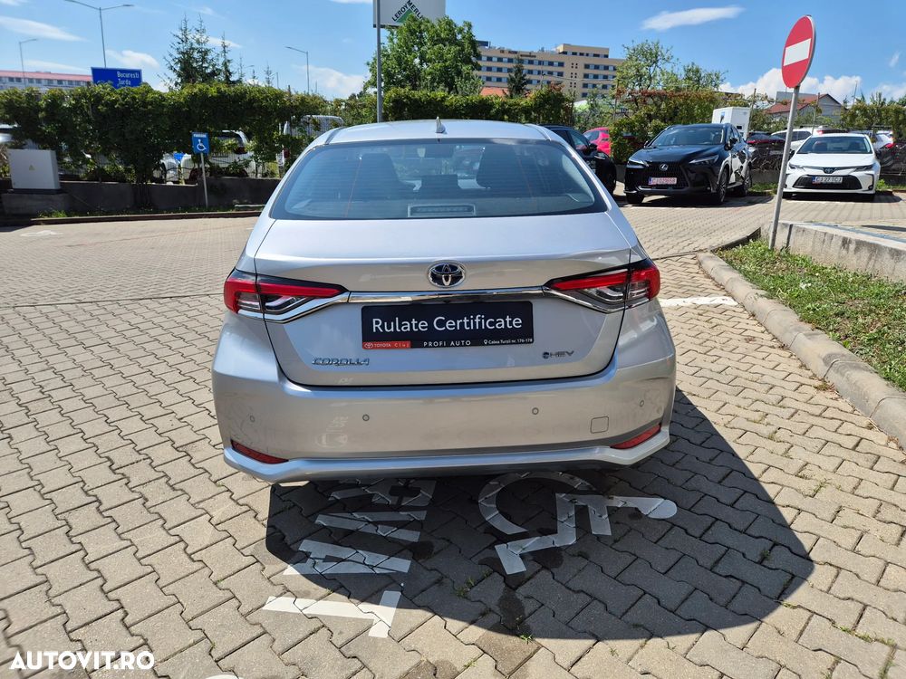 Toyota Corolla 1.8 HSD Business - 8