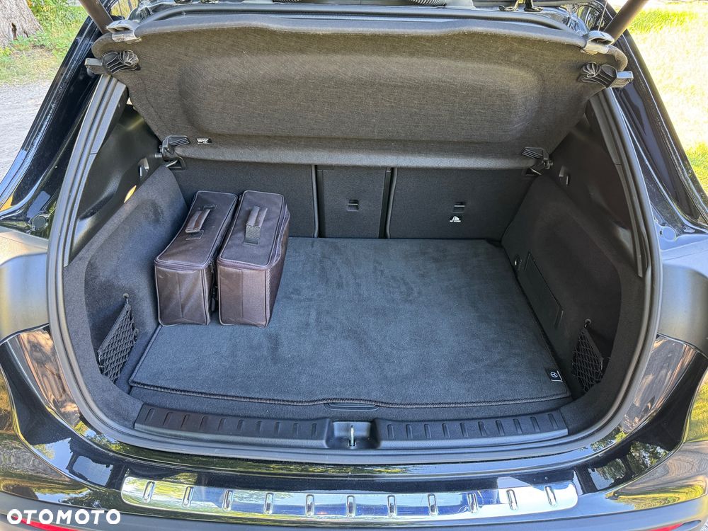 Mercedes-Benz EQA 350 66.5kWh 4-Matic AMG Line - 24