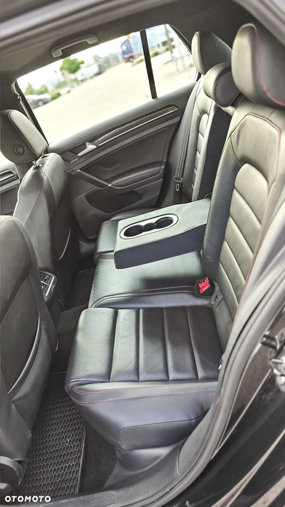 Volkswagen Golf - 13