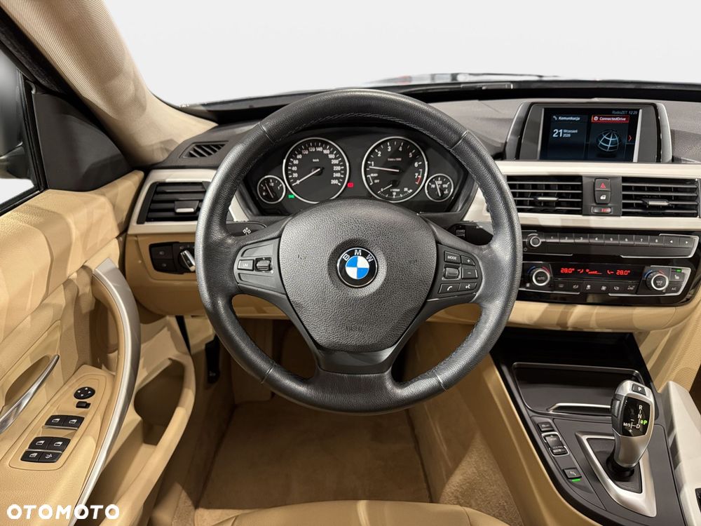 BMW 3GT 320i GPF - 14