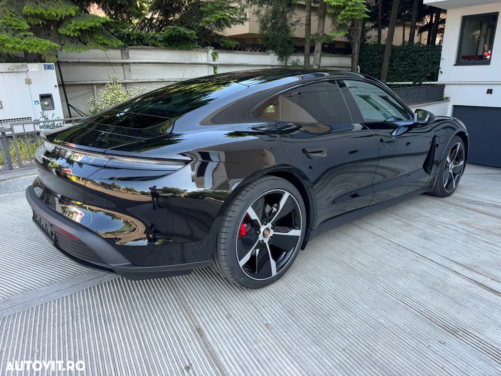 Porsche Taycan - 9