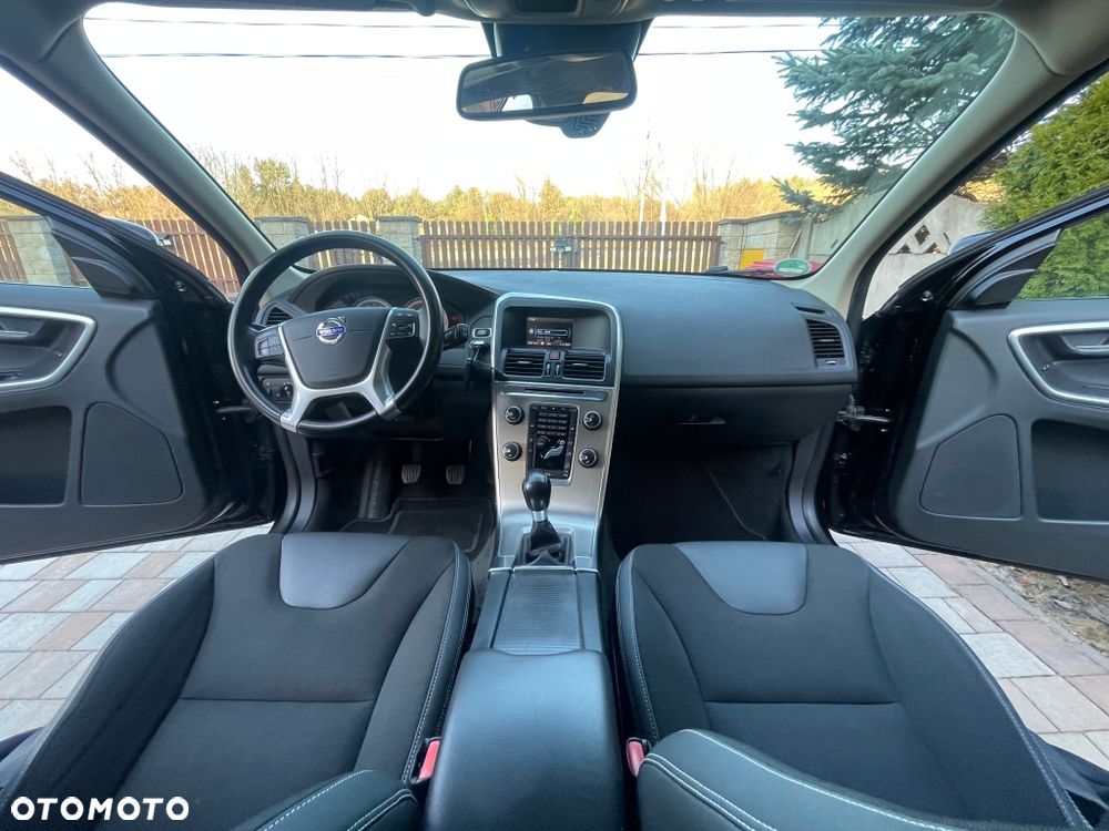 Volvo XC 60 D3 AWD R Design - 12