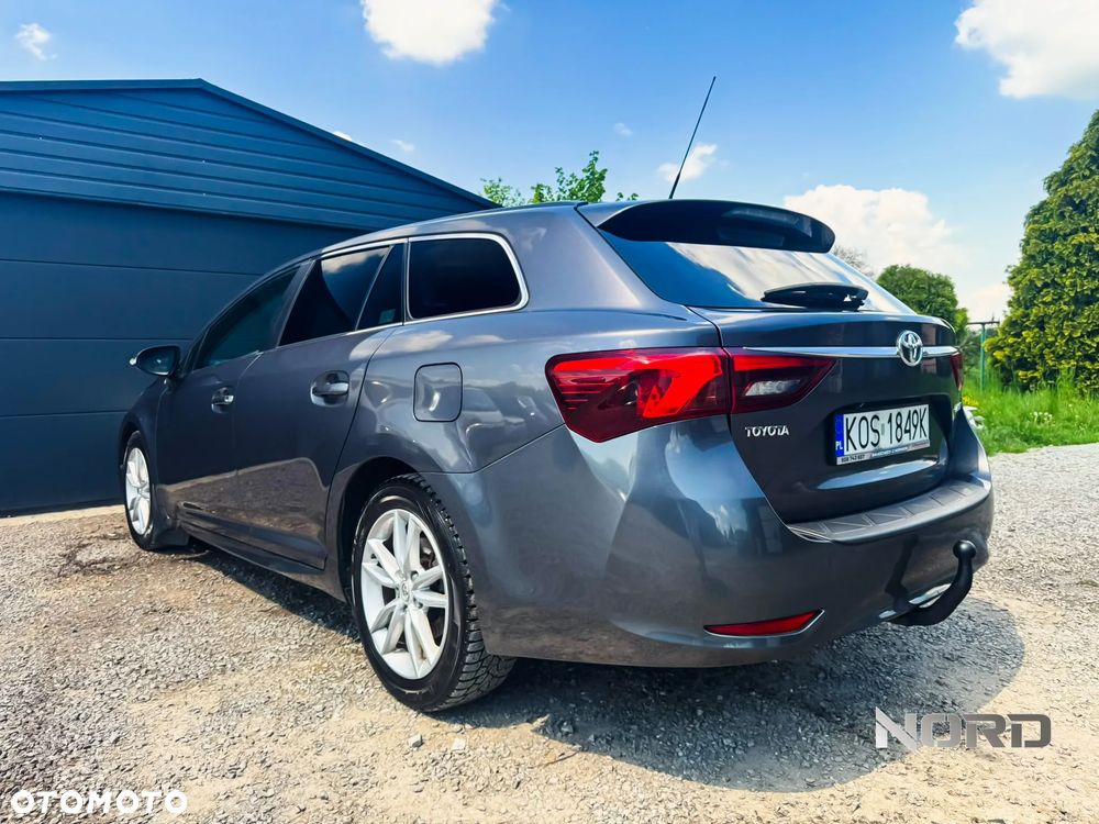 Toyota Avensis 1.6 D-4D Prestige - 8
