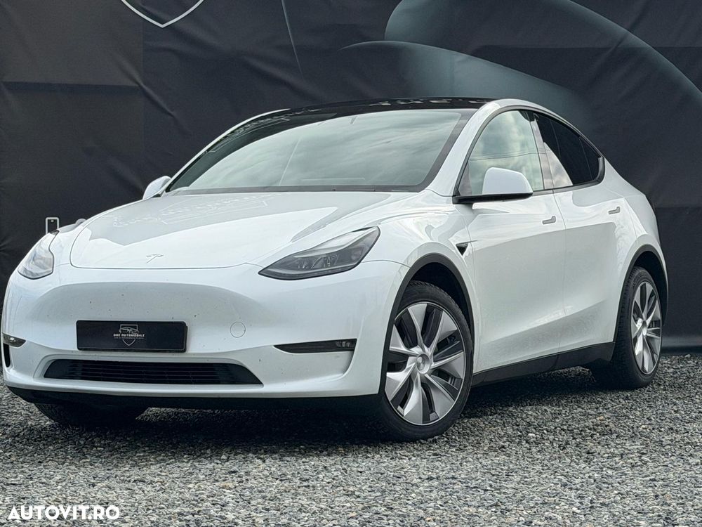 Tesla Model Y - 1