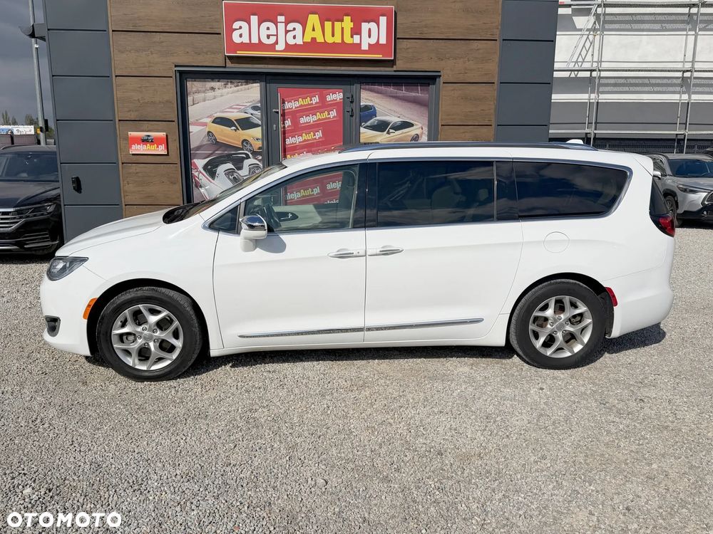 Chrysler Pacifica - 13