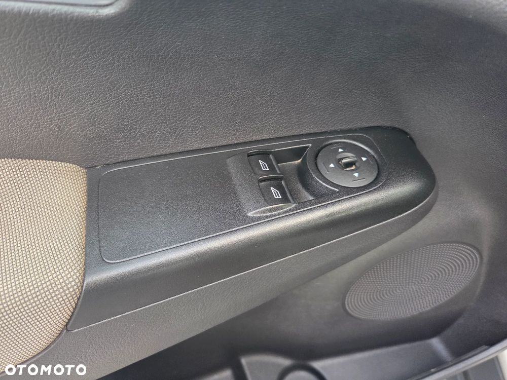 Ford Tourneo Courier ver-1-5-tdci-trend - 35