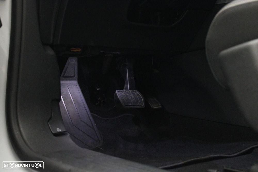 Peugeot E-3008 73 kWh Allure - 37