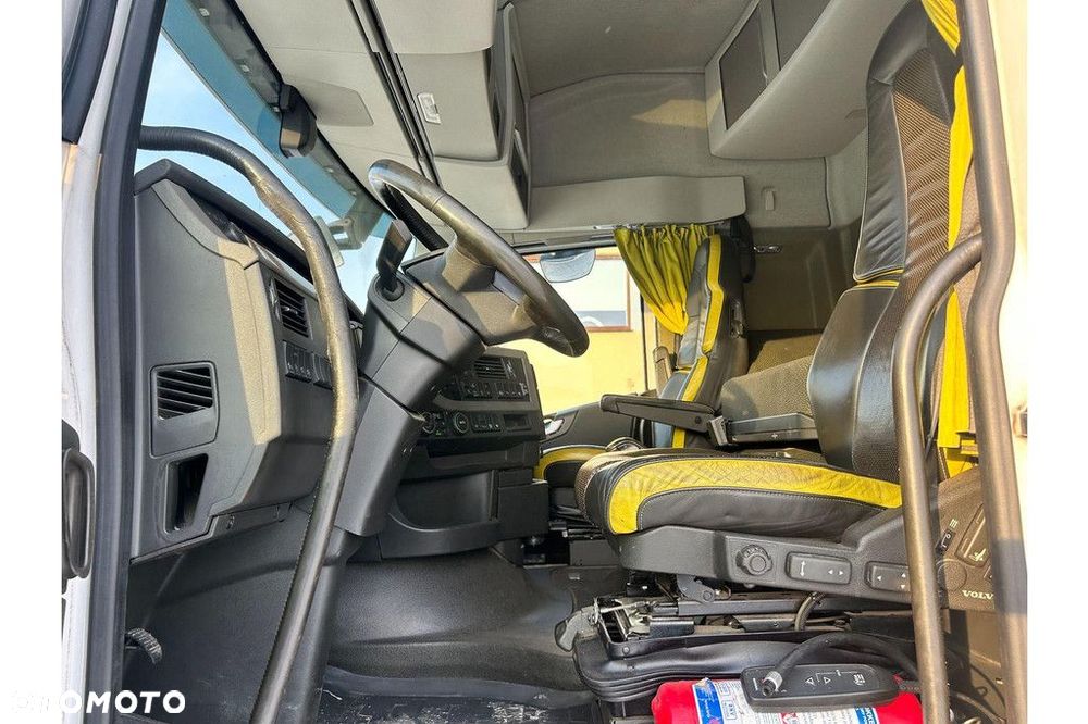 Volvo FH550 8X2 EURO6 + FASSI F660 + JIB - 21
