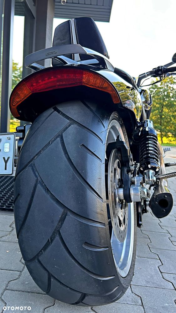 Harley-Davidson V-Rod Muscle - 14