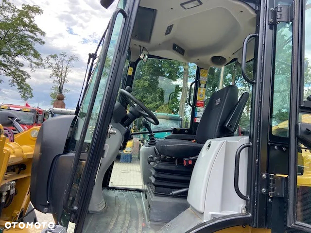 Caterpillar 907M - 19