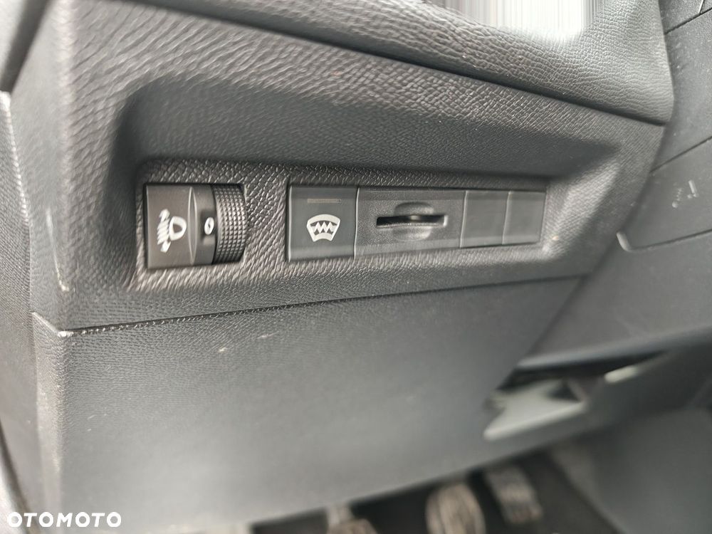 Peugeot 308 1.2 PureTech Allure S&S - 12