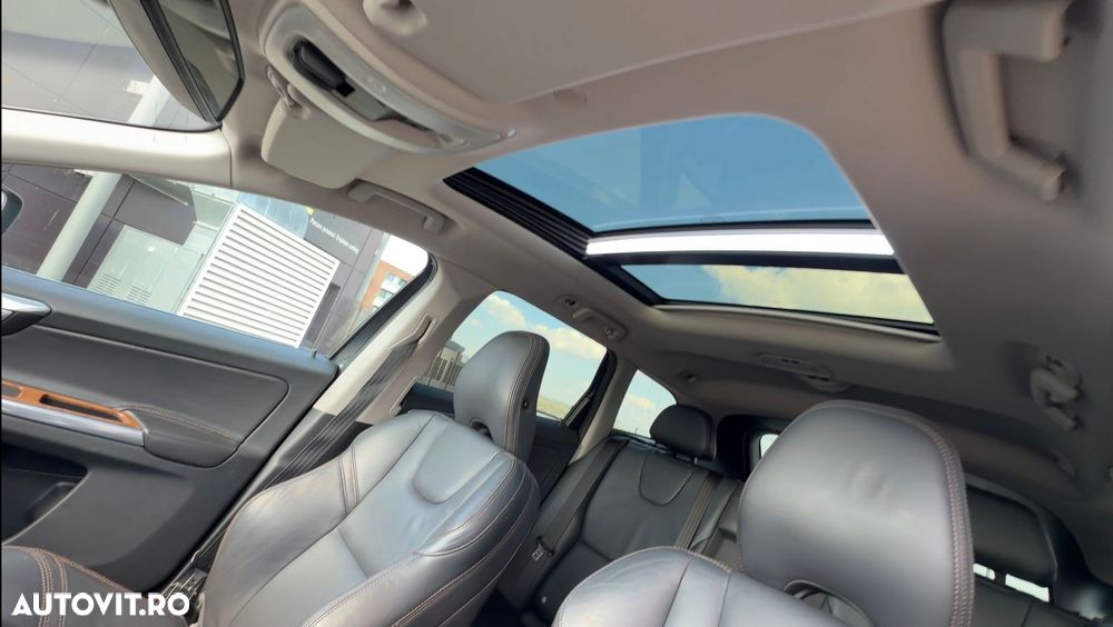 Volvo XC 60 D5 AWD Geartronic Summum - 6