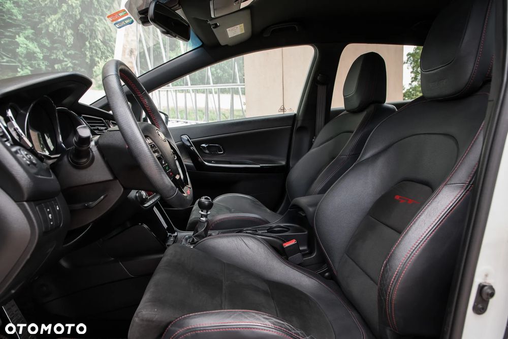 Kia Ceed 1.6 T-GDI GT - 17