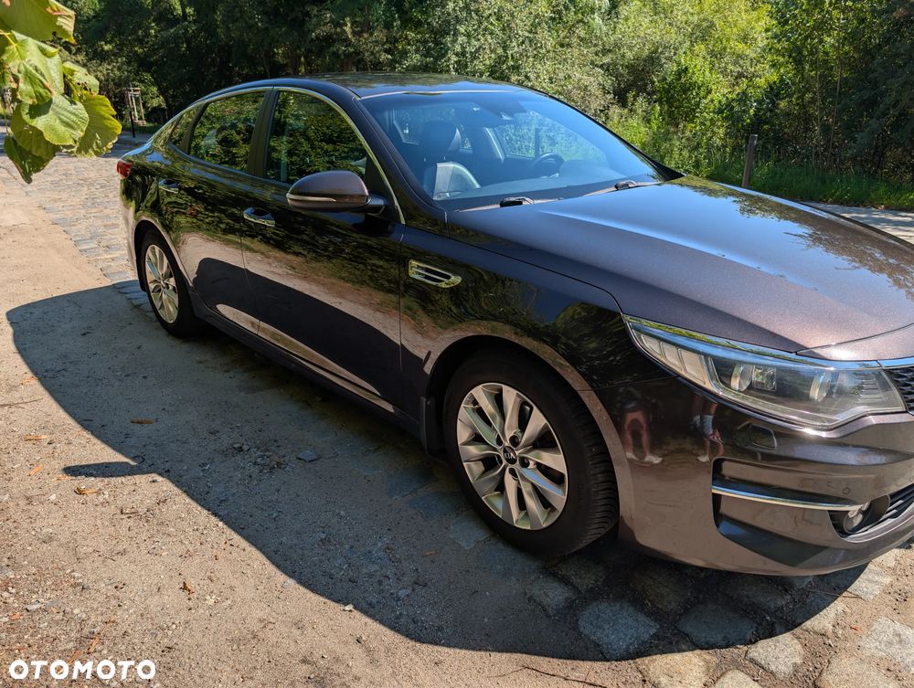 Kia Optima 2.0 L - 3