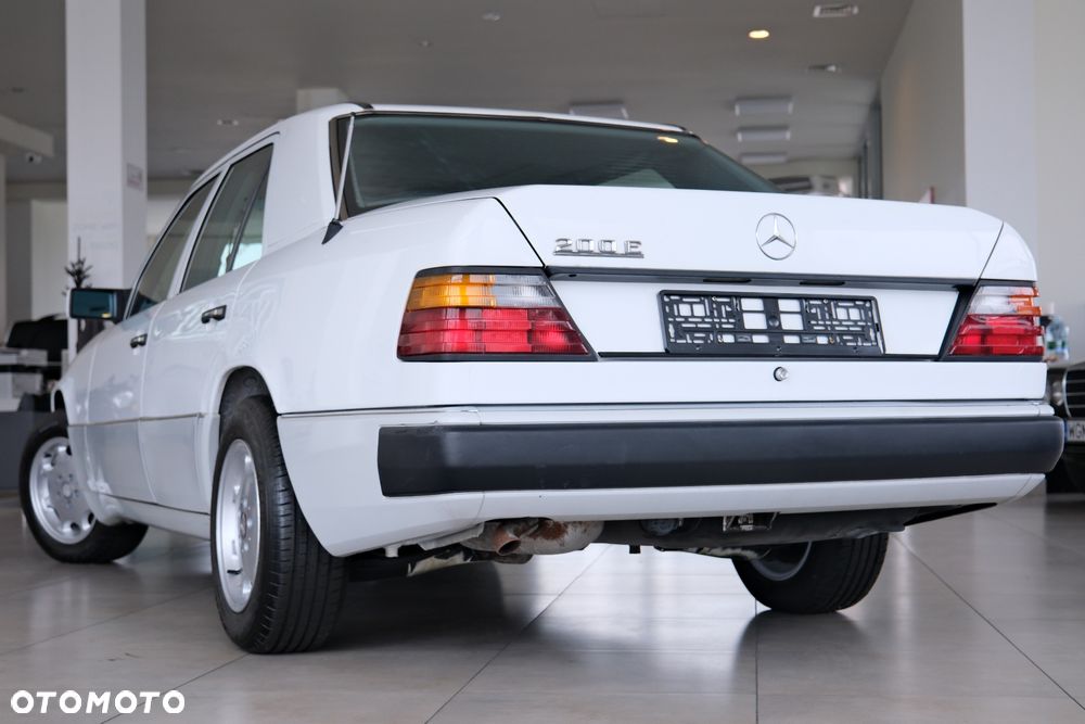 Mercedes-Benz W124 (1984-1993) - 12