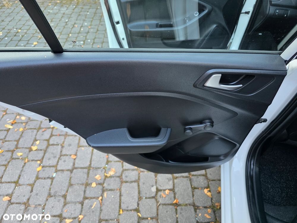 Hyundai i20 blue 1.2 Classic - 15