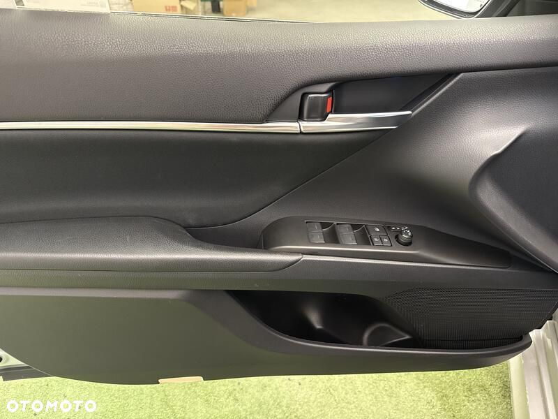 Toyota Camry 2.5 Hybrid Comfort CVT - 13