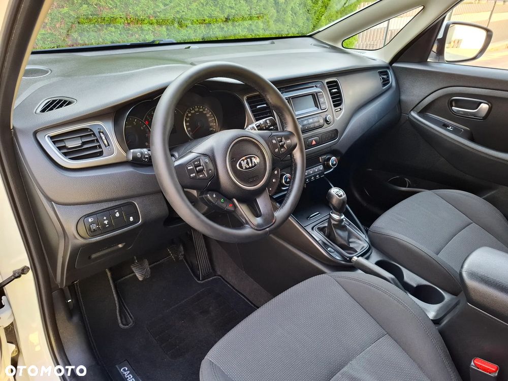 Kia Carens - 20