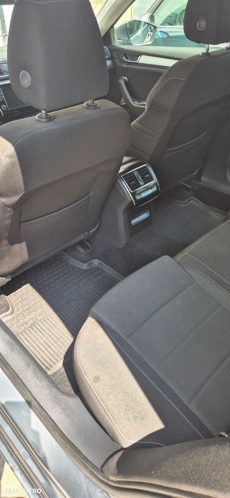 Skoda Superb 2.0 TDI DSG 4X4 Sportline - 6