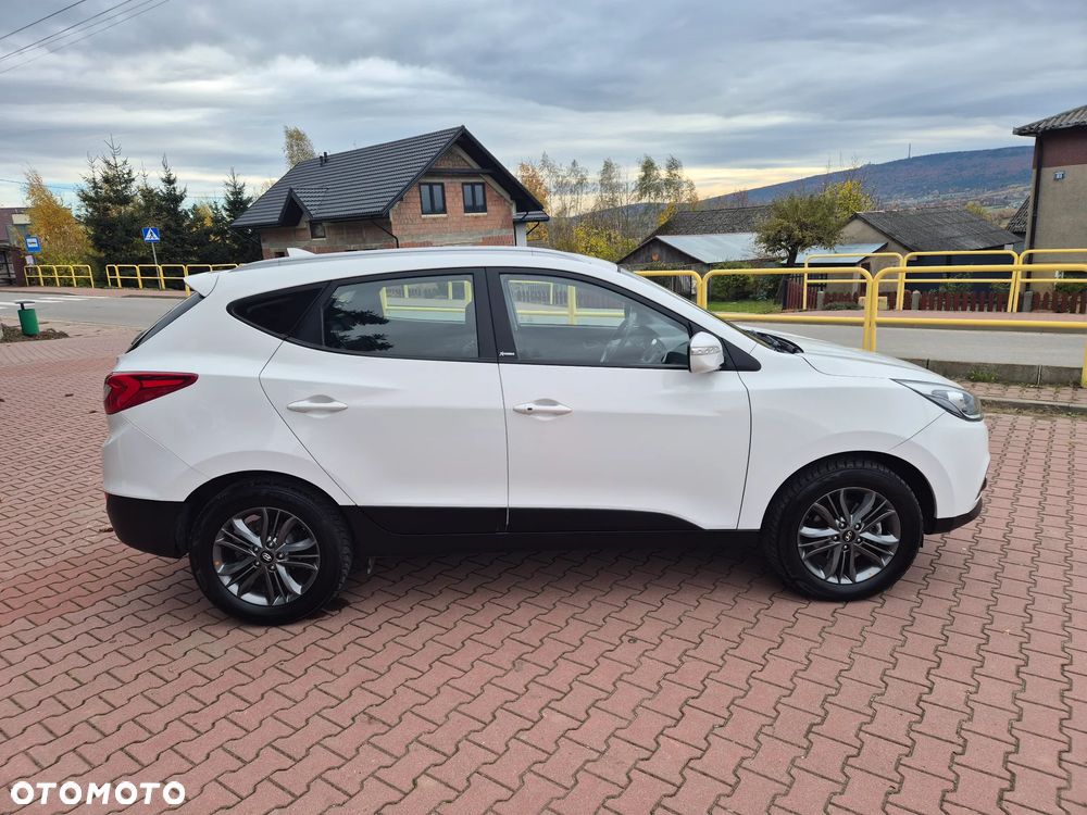 Hyundai ix35 1.7 CRDi 2WD blue Finale Gold - 14