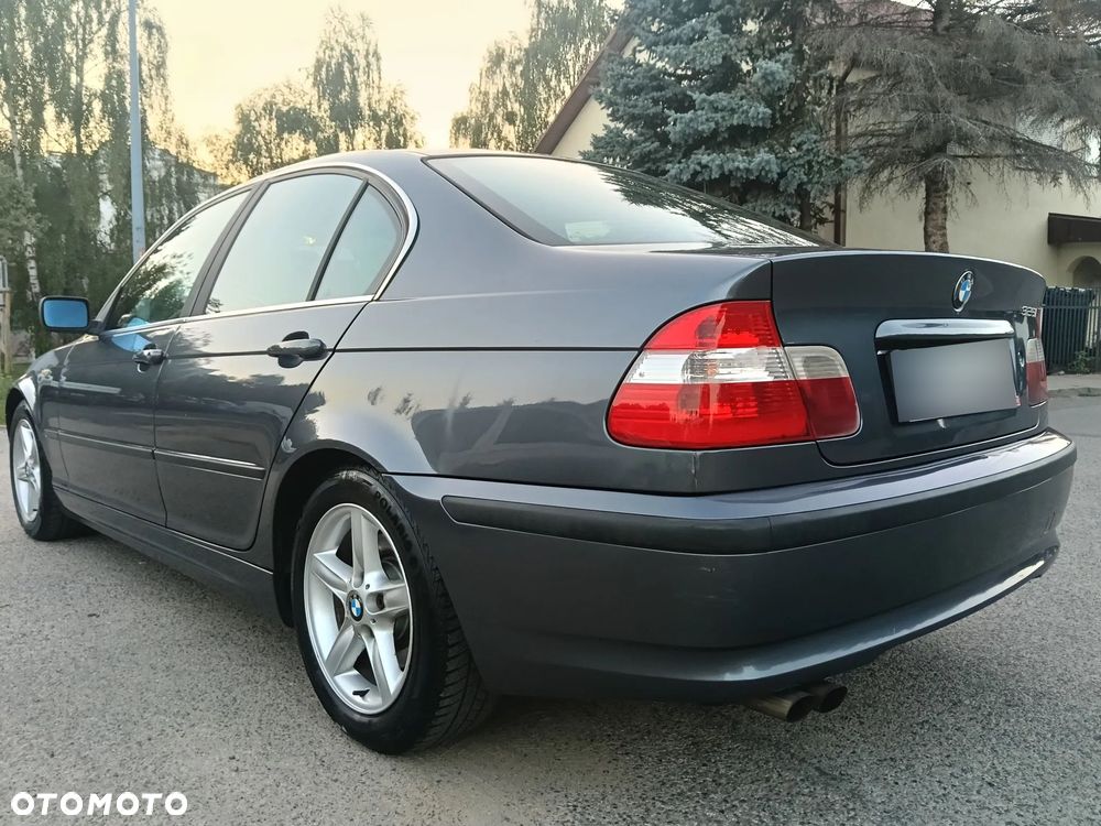BMW Seria 3 325i Edition Sport - 15