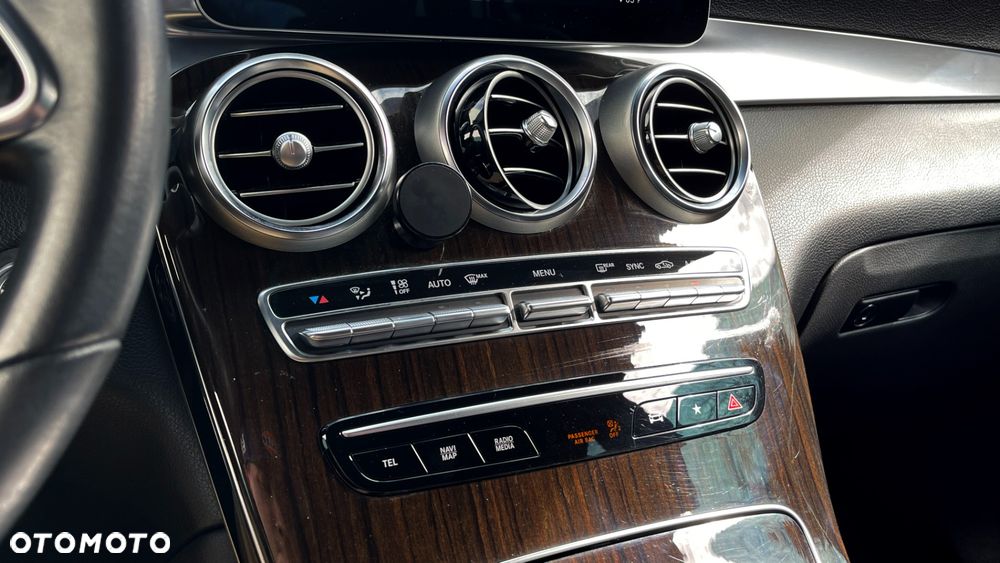 Mercedes-Benz GLC - 28
