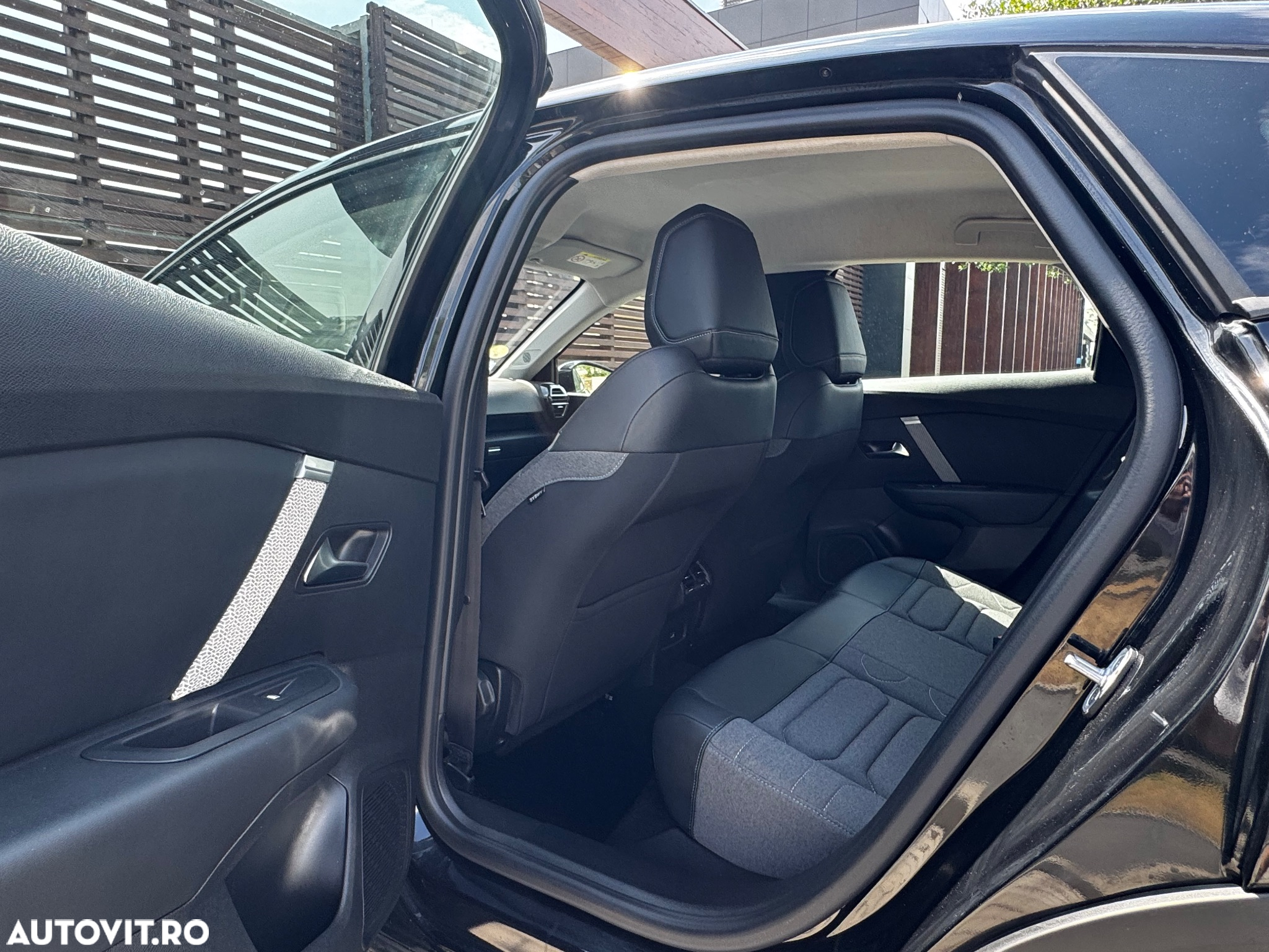 Citroën C4 BlueHDi 130 Stop&Start EAT8 SHINE - 14