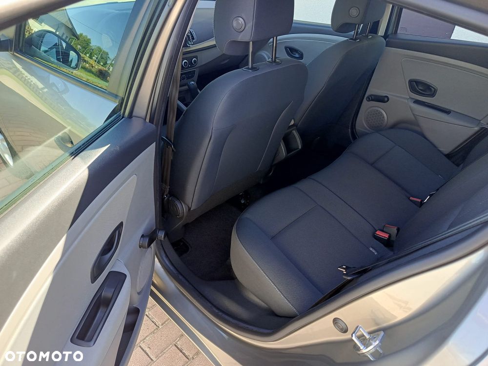 Renault Megane 1.6 16V Expression - 11