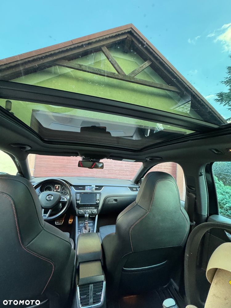 Skoda Octavia 2.0 TDI DSG RS - 10