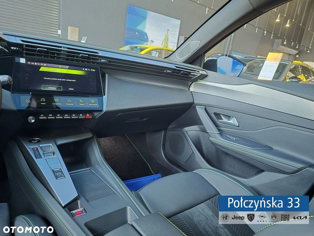 Peugeot 408 - 18