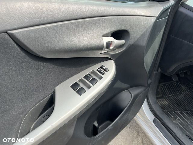 Toyota Corolla 1.6 Premium - 13