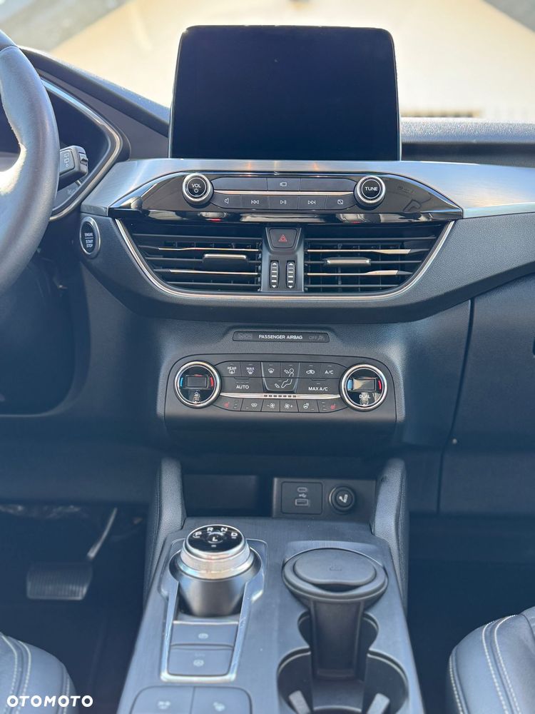 Ford Kuga - 10
