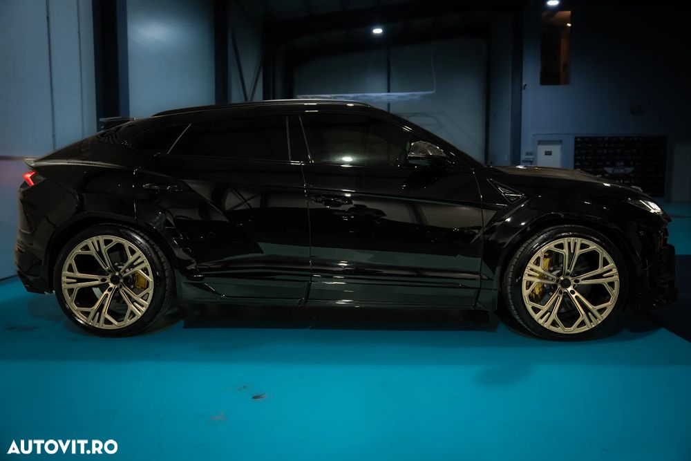 Lamborghini URUS - 38