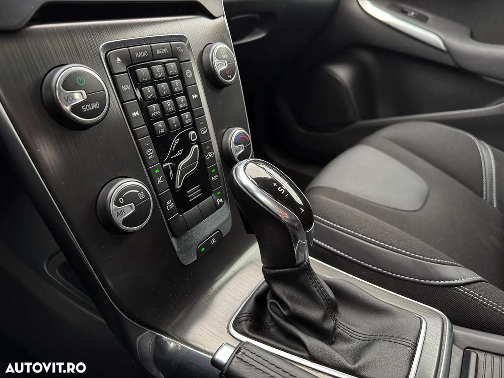 Volvo V40 D2 Aut. Momentum - 22