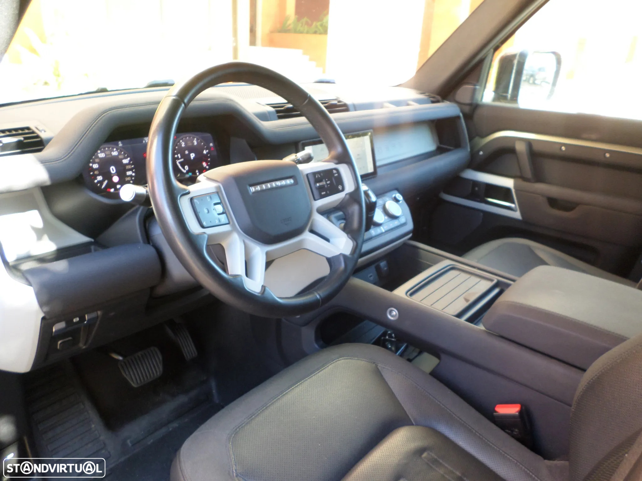 Land Rover Defender 2.0 D 110 AWD First Edition - 4