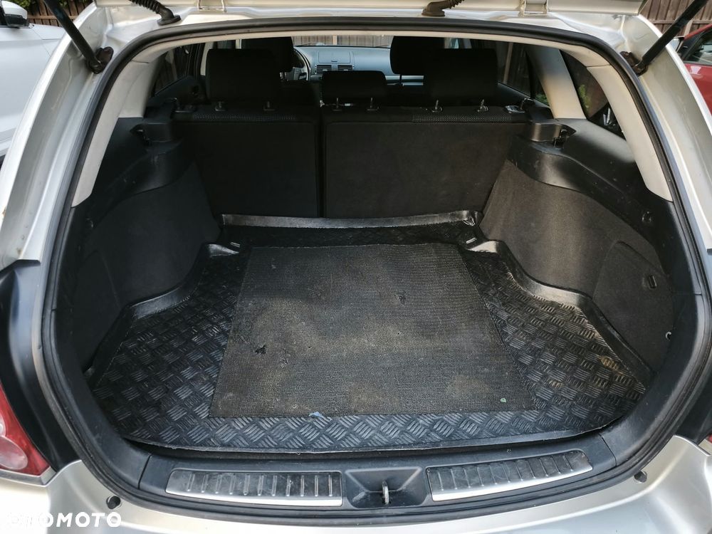 Toyota Avensis 2.0 D-4D Sol+NAVI - 20