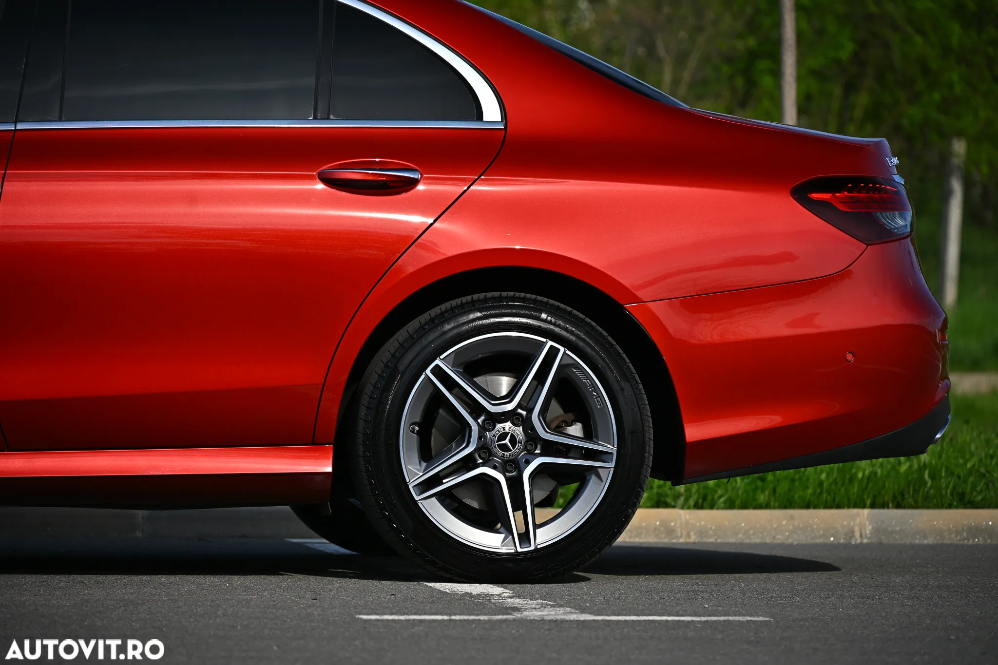 Mercedes-Benz E 300 de T 9G-TRONIC AMG Line - 25