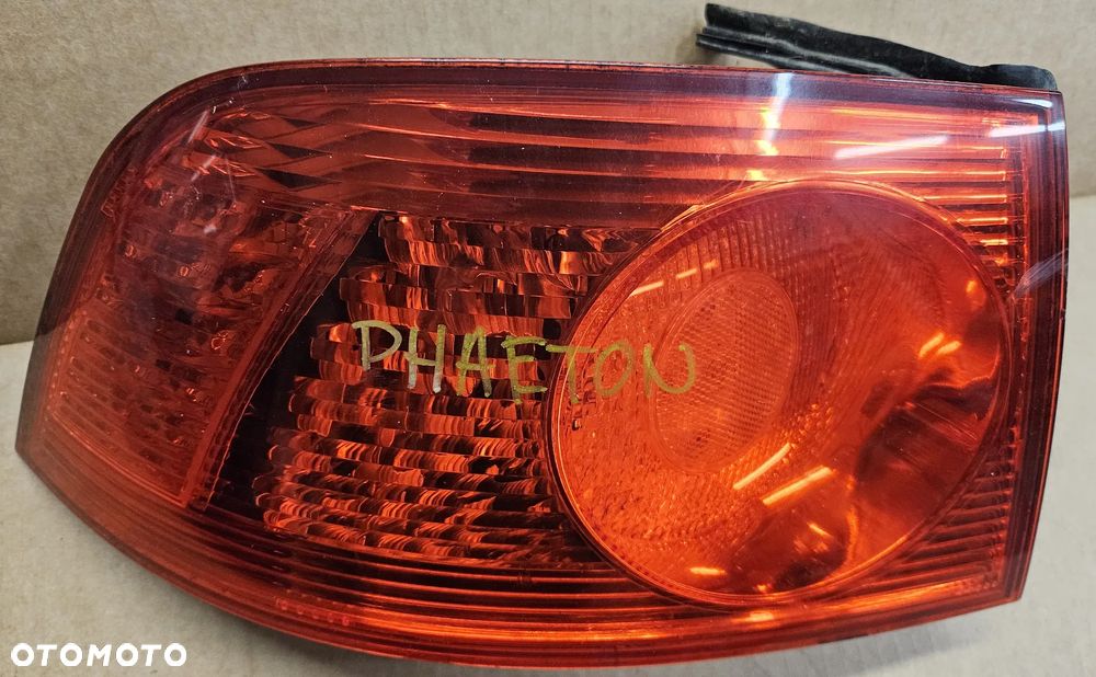 VW Pheaton lampa tył tylna prawa lewa - 3