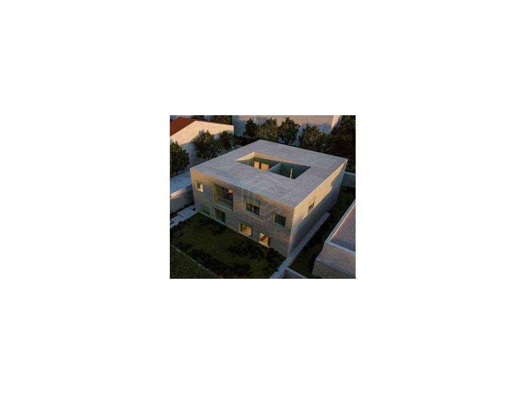 Moradia T2+1 com Terraço e Jardim, com 3 lugares de garagem - Grande imagem: 2/34